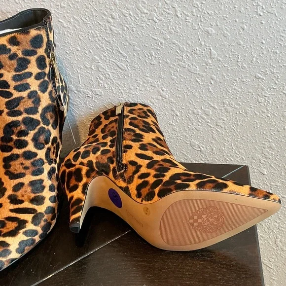 Vince Camuto Animal Print Ankle Boots Size 8.5 - Picture 3 of 6